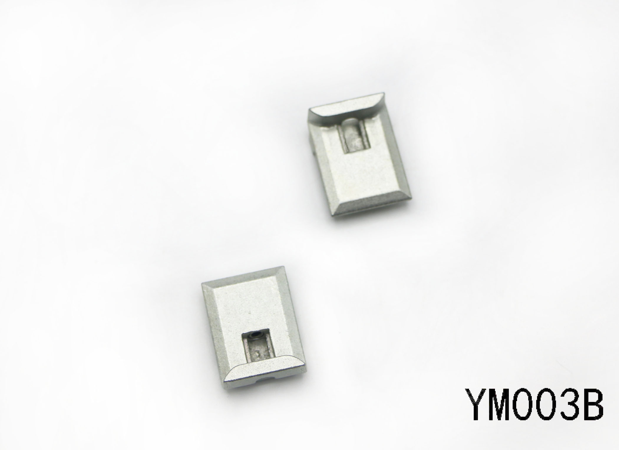 YM003B
